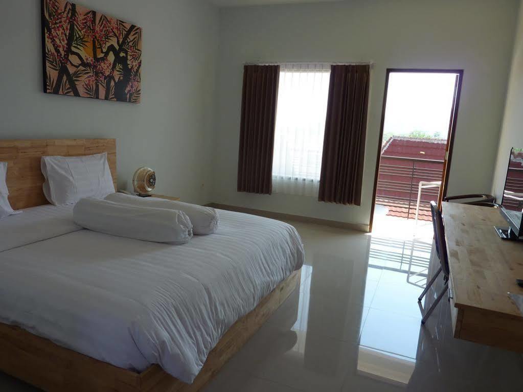 Exotic Komodo Hotel Лабуан-Бахо Экстерьер фото