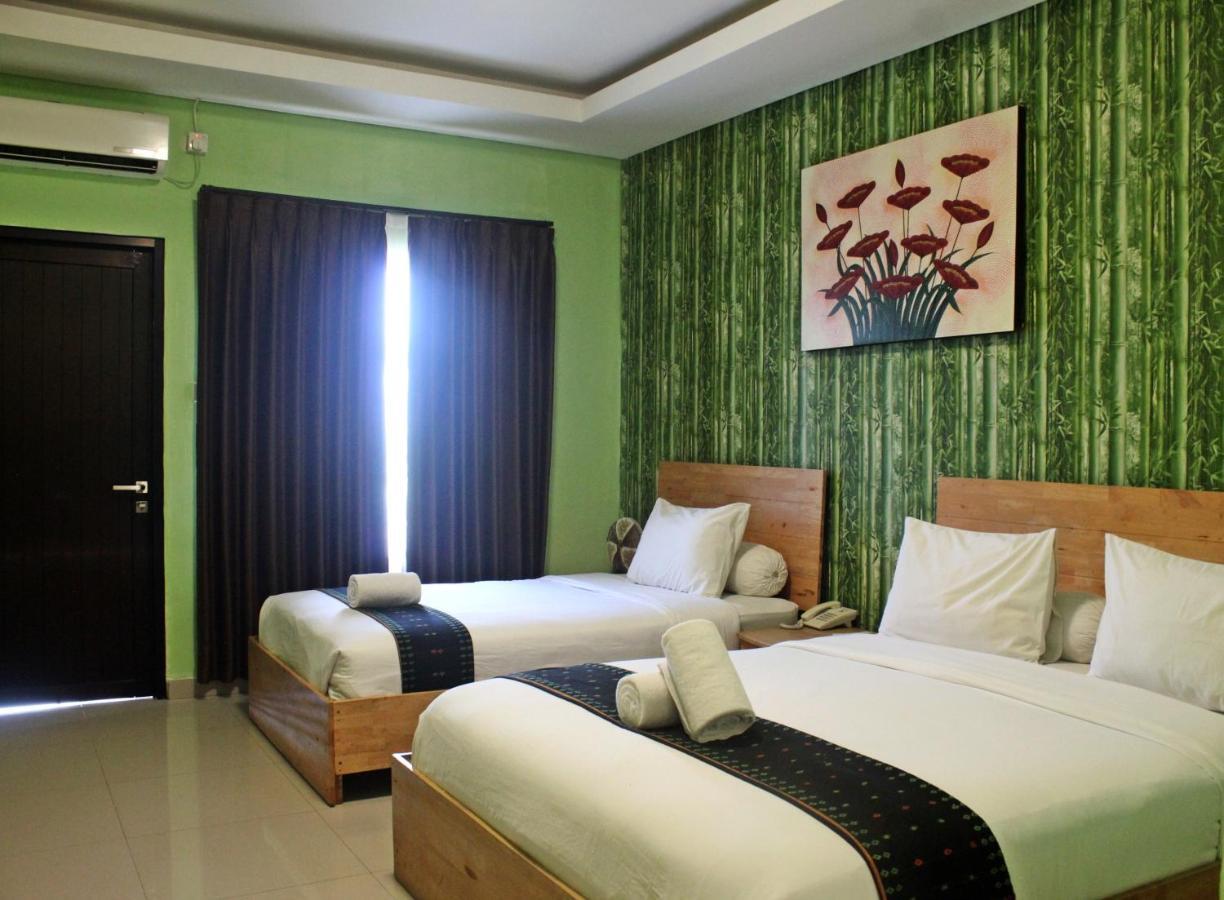 Exotic Komodo Hotel Лабуан-Бахо Экстерьер фото