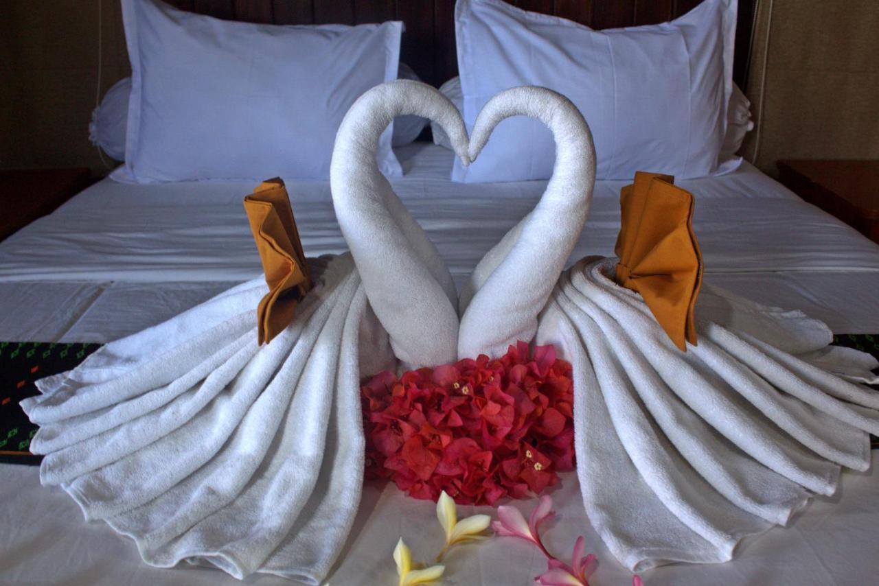 Exotic Komodo Hotel Лабуан-Бахо Экстерьер фото