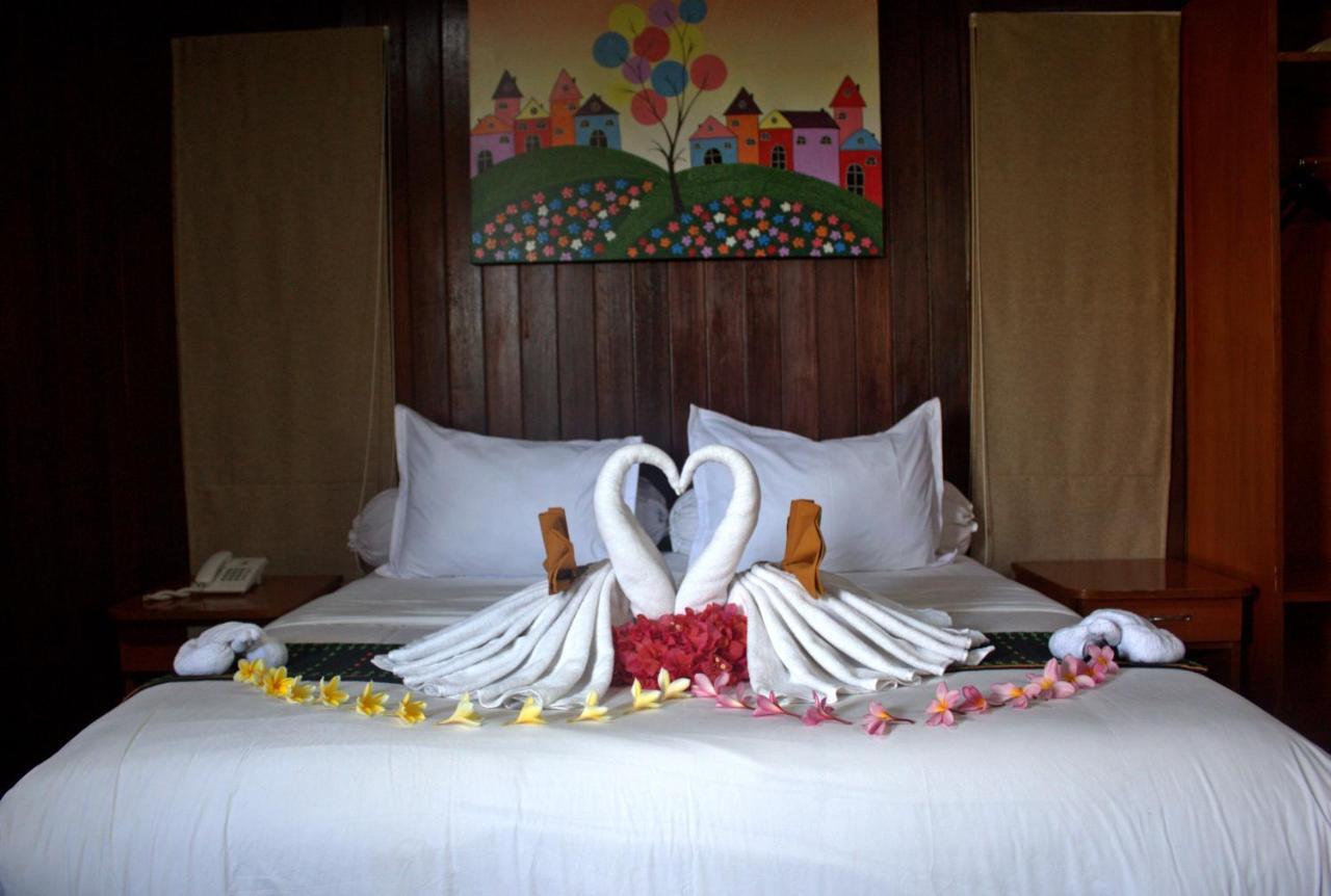 Exotic Komodo Hotel Лабуан-Бахо Экстерьер фото
